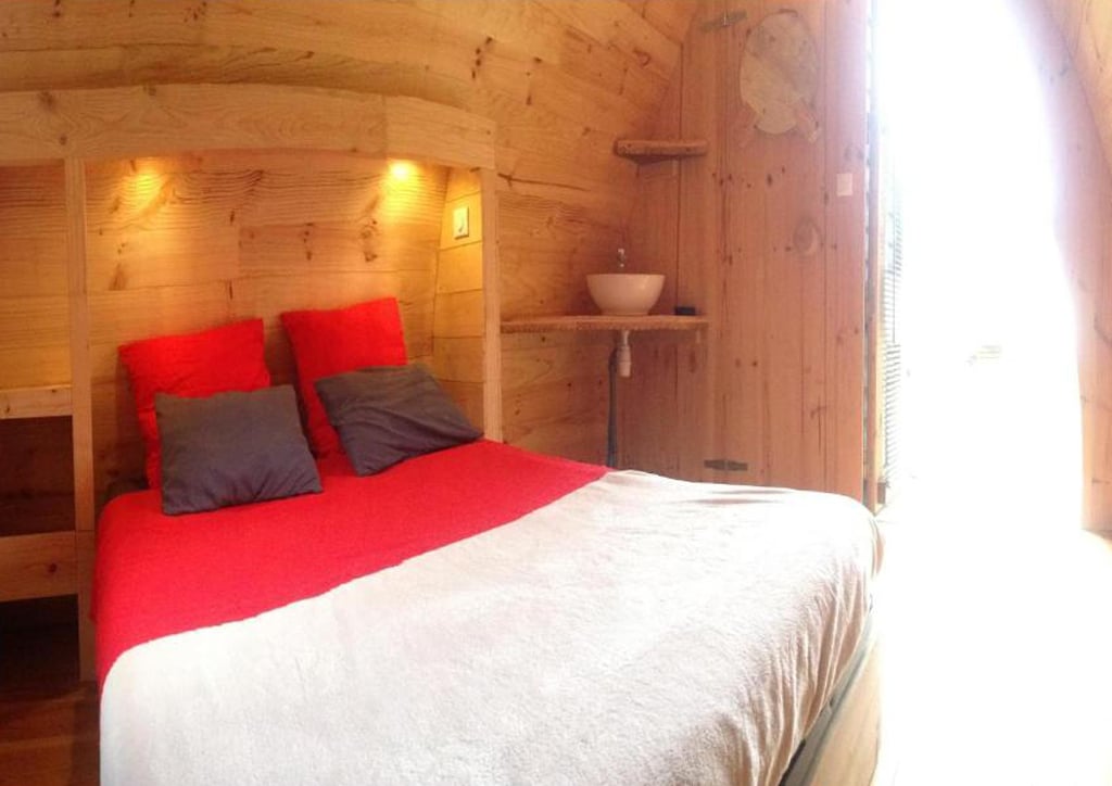 cabane en bois confortable dans les pyrénées