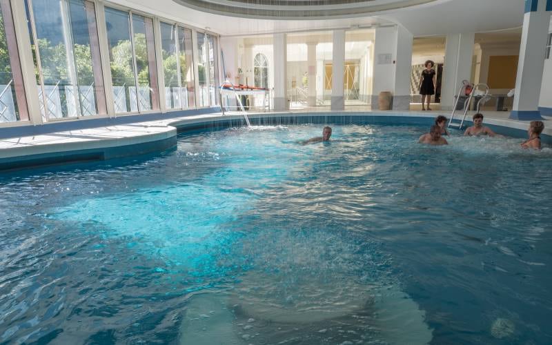 photo d'un des bassins des thermes de luz saint sauveur